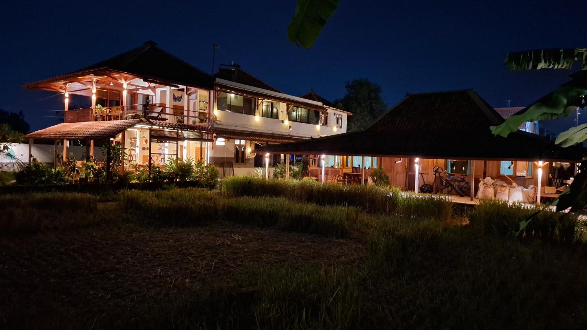 Alamanda Family Villas, Pool & Local Tours Jogyakarta Zewnętrze zdjęcie